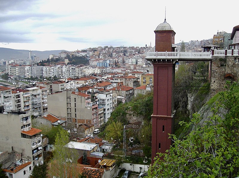 Where are Izmir Historical Places? 1 Where are Izmir Historical Places?